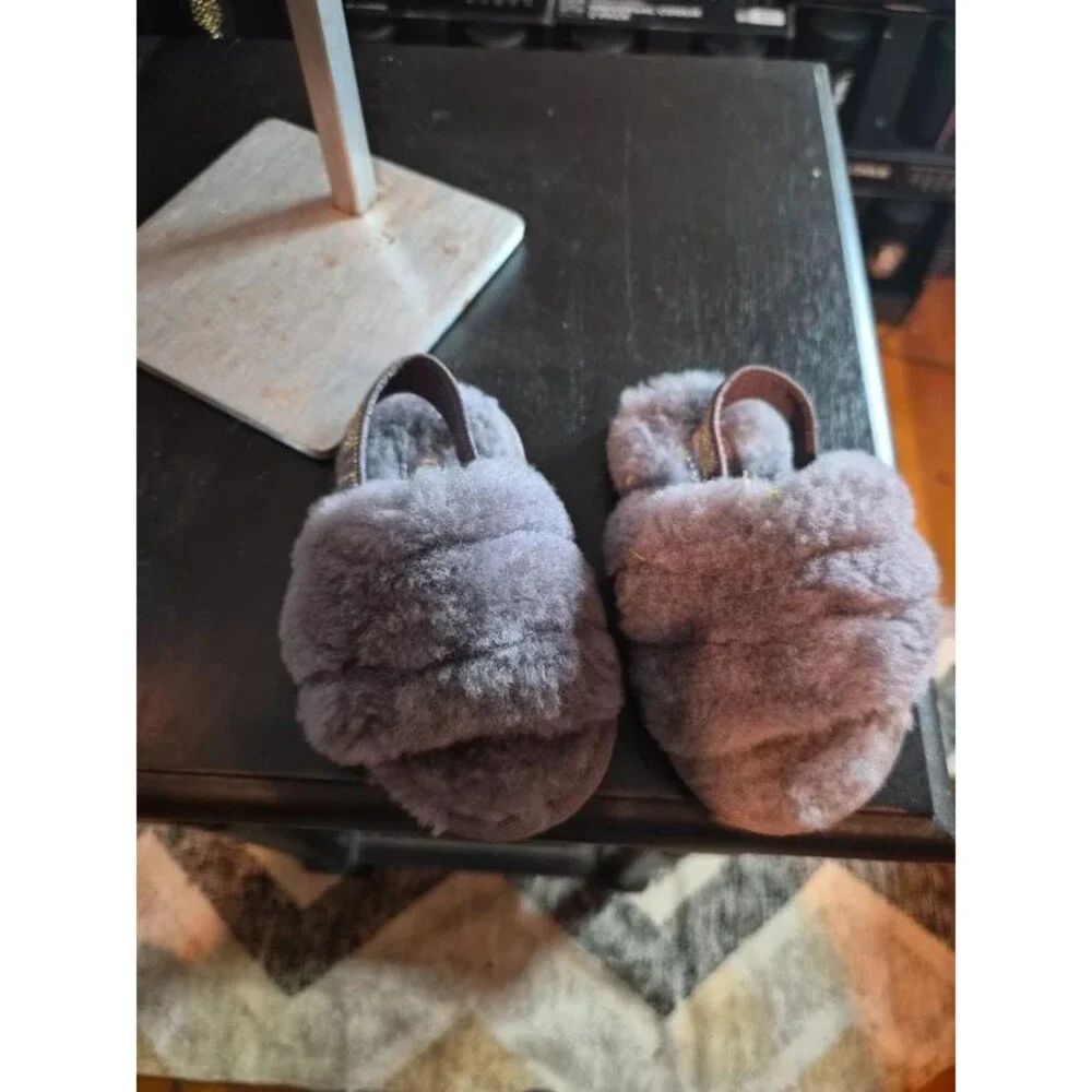 UGG Fluff Yeah Gray Fur Slide Children's Comfort Slippers Size 6